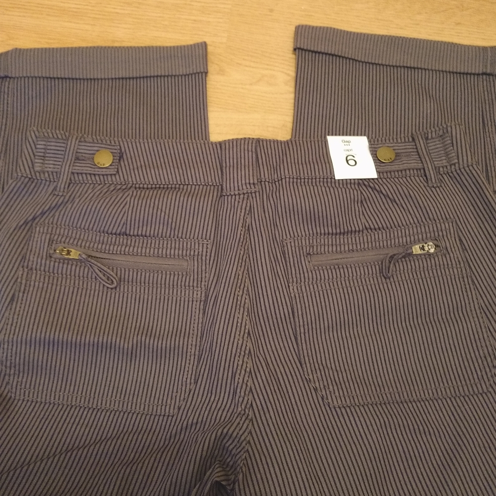 Gap capris